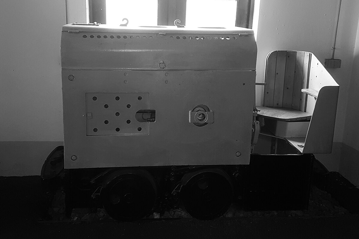 Diesellok der Firma Deutz in schwarz-weiß