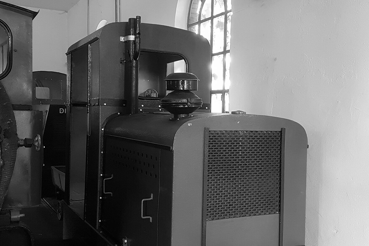 Diesel locomotive OME 117 by manufacturer Deutz from 1937 in black and white