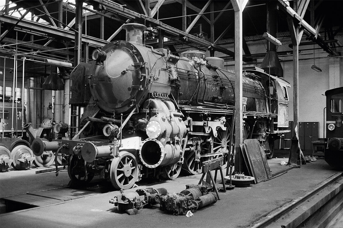Steam locomotive 18-612 in black and white