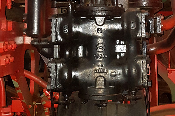 Close up of the locomotive 50-975